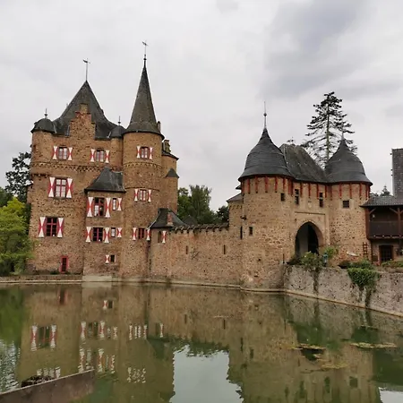 Eifelblick Semesterbostad *